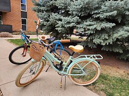 The Fox Den in Old Town! Pool, Sauna & Game Room