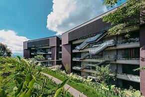 The Brown, Guatape, Autograph Collection