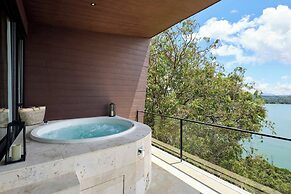 The Brown, Guatape, Autograph Collection