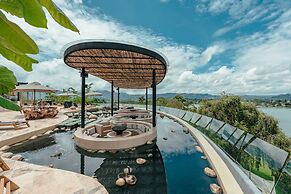 The Brown, Guatape, Autograph Collection