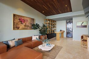 The Brown, Guatape, Autograph Collection