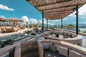 The Brown, Guatape, Autograph Collection