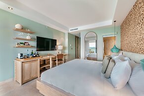 The Brown, Guatape, Autograph Collection