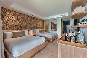 The Brown, Guatape, Autograph Collection