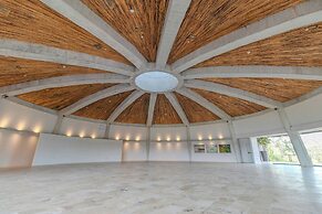 The Brown, Guatape, Autograph Collection