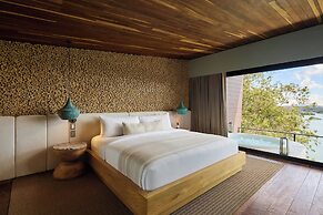 The Brown, Guatape, Autograph Collection