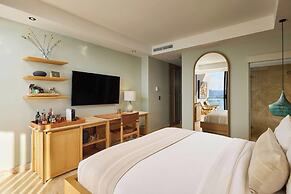 The Brown, Guatape, Autograph Collection