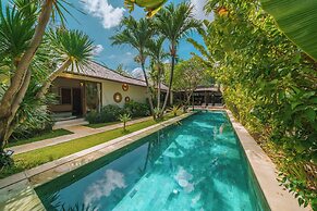 Villa Teman-Luxury 4BR Villa in Seminyak