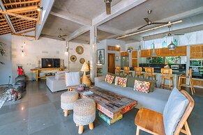 Villa Teman-Luxury 4BR Villa in Seminyak