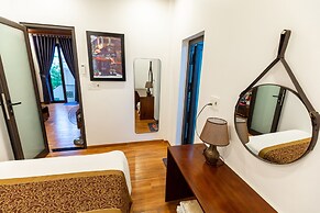 Iris Hill Villa Hue