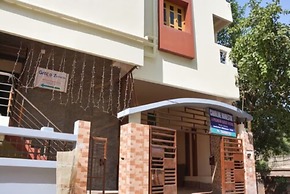 Goroomgo Caroline Homestay Bhubaneswar