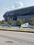 2 King/3 Bath, Toddler Friendly, Free Parking/laundry 2 Bedroom Duplex