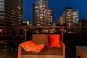 Lumina platinium Tower Apartments