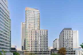 Lumina platinium Tower Apartments
