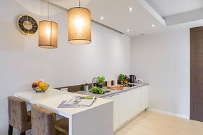 Lumina platinium Tower Apartments