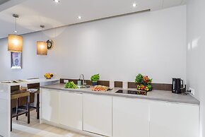 Lumina platinium Tower Apartments