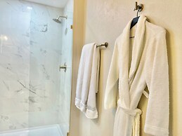 The Elliott Hotel at Highland Park