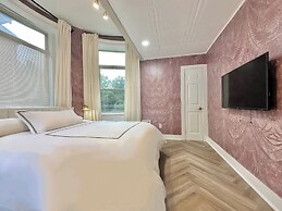 The Elliott Hotel at Highland Park