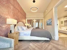 The Elliott Hotel at Highland Park