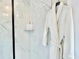 The Elliott Hotel at Highland Park