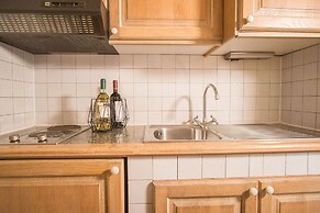 Beautiful Giardino Degli Oleandri two Bedroom Apt Sleeps 6 Plus a Chil