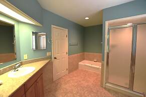 2 Bedrooms at Brigantine Quarters 264 - Flat-bottom Floor,