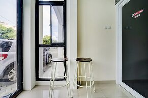 Super OYO 90778 River inn Malioboro