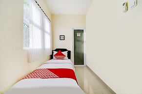 Super OYO 90778 River inn Malioboro