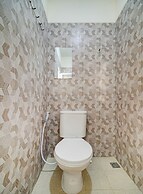 Super OYO 90778 River inn Malioboro