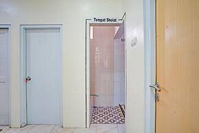 OYO 90804 Oma Uti Homestay Syariah