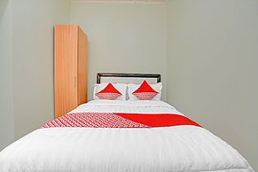 OYO 90804 Oma Uti Homestay Syariah