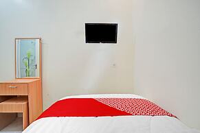 OYO 90804 Oma Uti Homestay Syariah