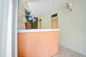 OYO 90804 Oma Uti Homestay Syariah