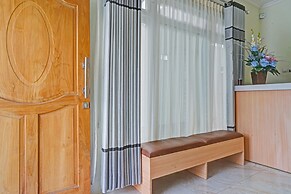 OYO 90804 Oma Uti Homestay Syariah