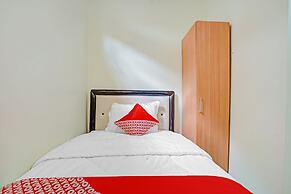 OYO 90804 Oma Uti Homestay Syariah