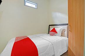 OYO 90804 Oma Uti Homestay Syariah