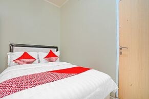 OYO 90804 Oma Uti Homestay Syariah