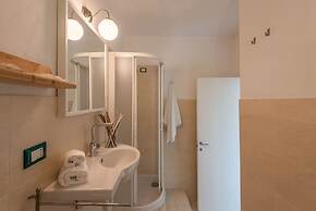 Elegant Residence Ea Bianca Studio Sleeps 2 Num0604