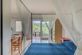 Elegant Residence Ea Bianca Studio Sleeps 2 Num0604