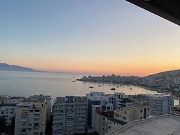 Breeze Cuddling Your Holidays