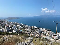 Breeze Cuddling Your Holidays