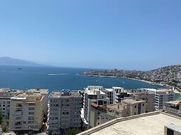 Breeze Cuddling Your Holidays