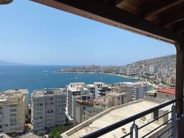 Breeze Cuddling Your Holidays