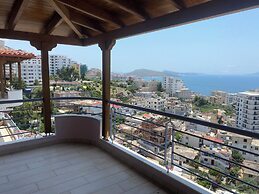 Breeze Cuddling Your Holidays