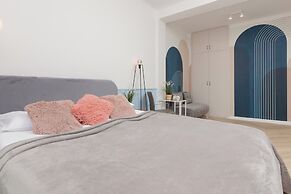 Art Deco Apartment Warsaw by Renters