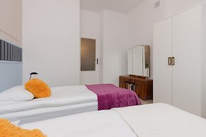 Art Deco Apartment Warsaw by Renters