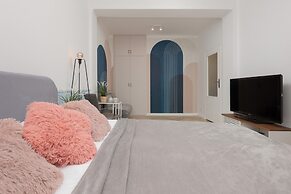 Art Deco Apartment Warsaw by Renters