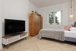 Art Deco Apartment Warsaw by Renters