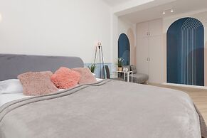 Art Deco Apartment Warsaw by Renters