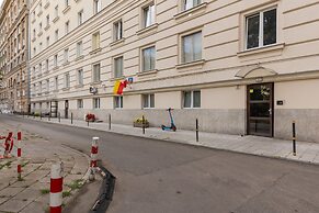 Art Deco Apartment Warsaw by Renters